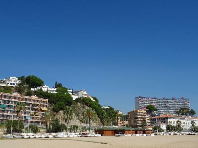 Duplex En Frente De La Playa Al Lado De Barcelona Apartment Canet De Mar Exterior foto